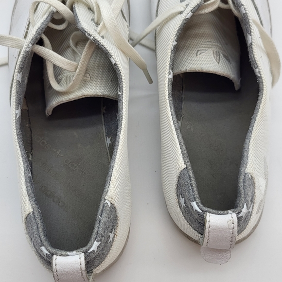 Adidas women's white with grey casual canvas and leather flat sneaker Sz 7.5 - Picture 10 of 12